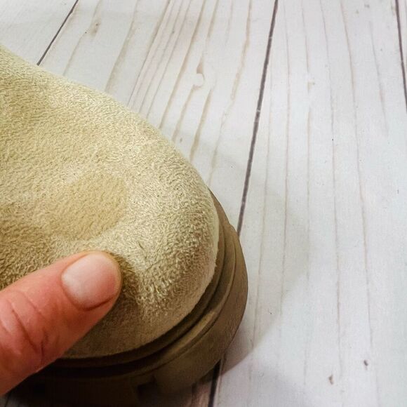 SODA Tan Lug Boots Platform Slip On - Picture 7 of 8